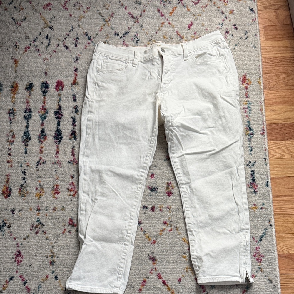 Old Navy The Flirt white jean crop capri pants size 10 excellent used condition